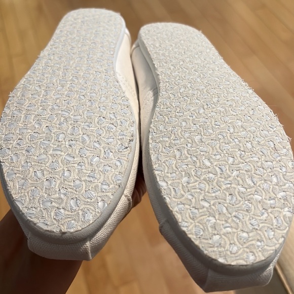 NWT Tom’s shoes - Picture 7 of 8